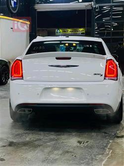 کرایسلەر 300